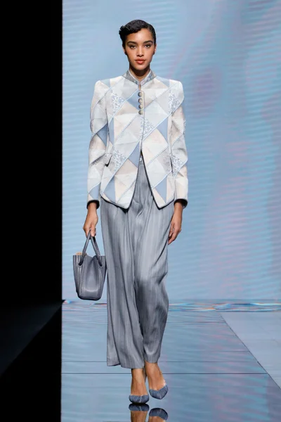 Look 8